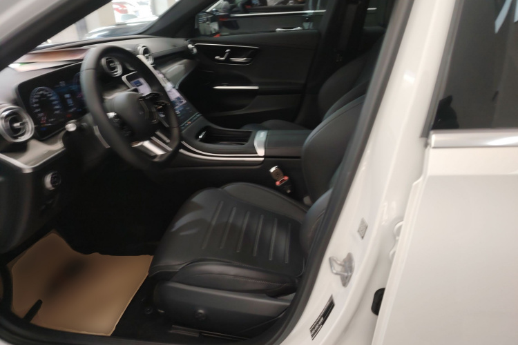 奔驰C级 2024款 改款 C 260 L 运动版中控内饰19