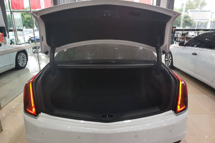 凯迪拉克CT6 2017款 28T 豪华型车身外观6012