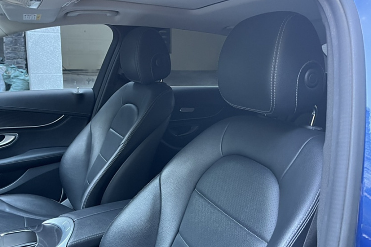 奔驰C级 2019款 C 180 L 时尚型运动版中控内饰7009