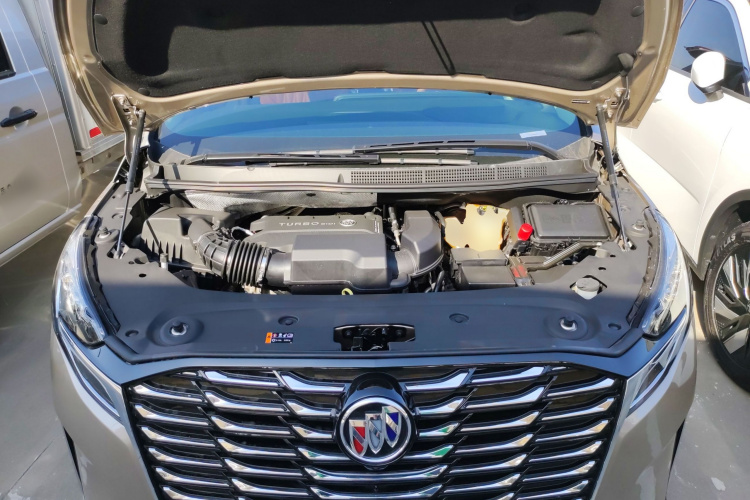 别克GL8 2023款 ES陆尊 舒适型机舱底盘24