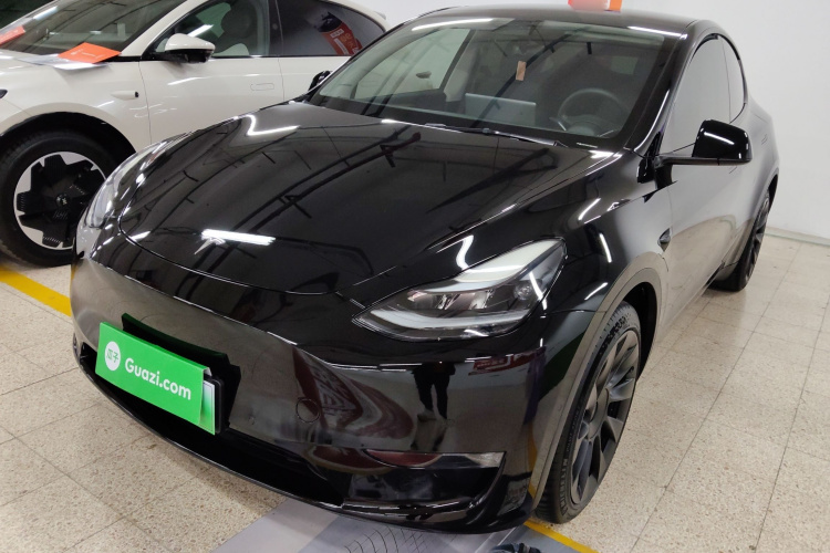 特斯拉 Model Y 2021款 标准续航后驱版车身外观1