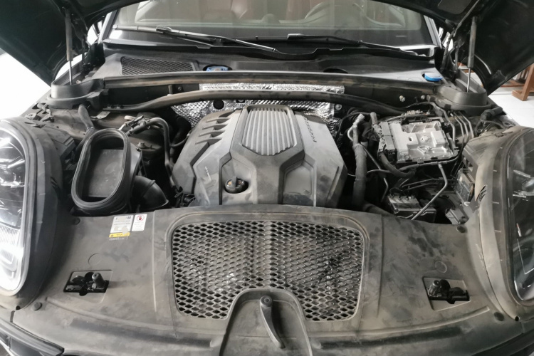 保时捷 2022款 Macan 2.0T机舱底盘24
