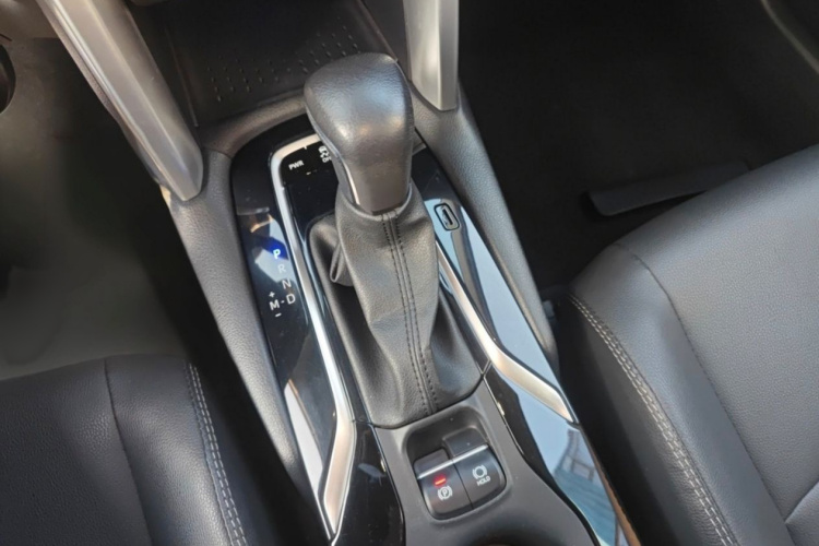 丰田 卡罗拉锐放 2022款 2.0L 旗舰版局部细节18