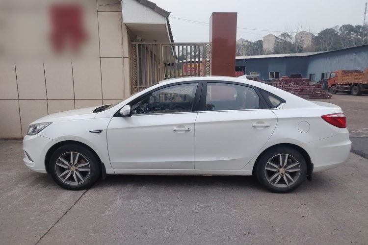 长安 逸动 2015款 1.6L 手动豪华型 国V车身外观4