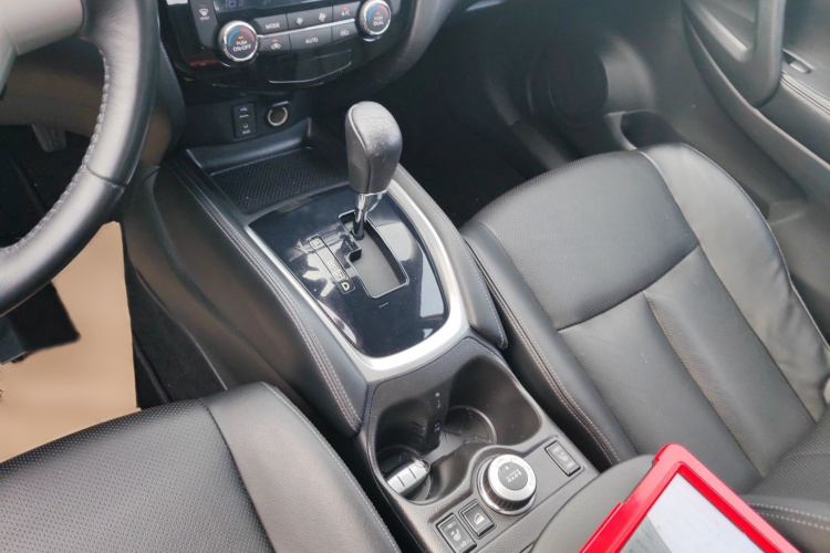 日产 奇骏 2014款 2.5L CVT领先版 4WD局部细节18