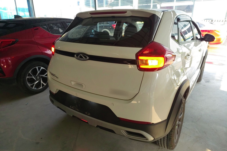 奇瑞 瑞虎3X 2024款 1.5L CVT卓越版车身外观7