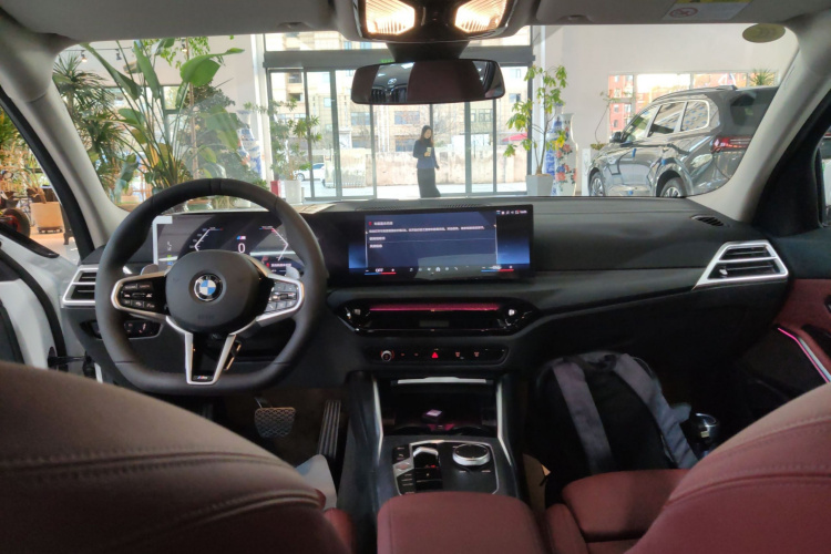 宝马3系 2025款 325Li M运动套装中控内饰12