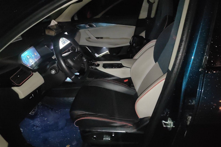 领克06 2020款 1.5T 耀Halo中控内饰19