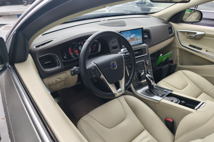 沃尔沃S60 2014款 S60L T5 智驭版中控内饰7002