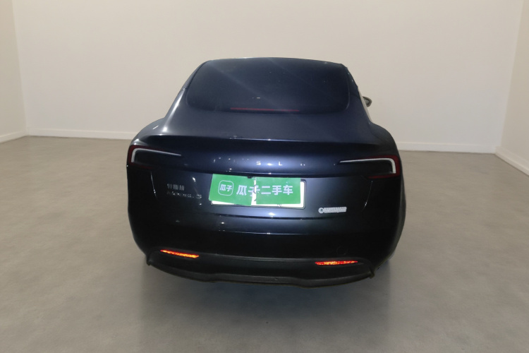 特斯拉 Model 3 2023款 后轮驱动版车身外观6