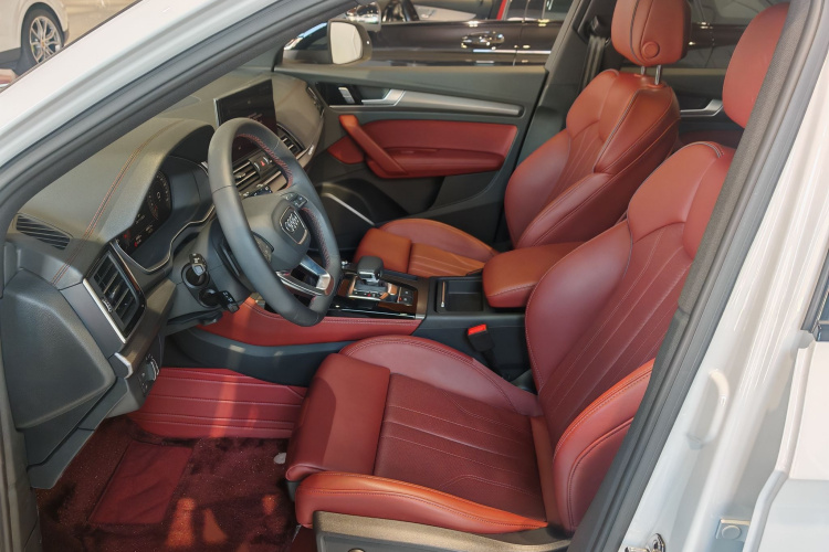 奥迪Q5L 2024款 40 TFSI 豪华动感型局部细节19