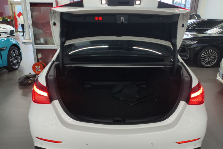 奔驰C级 2022款 改款 C 260 L 运动版局部细节23