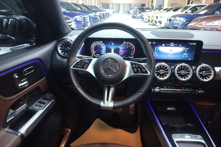 奔驰GLB 2024款 改款 GLB 220 时尚型局部细节13