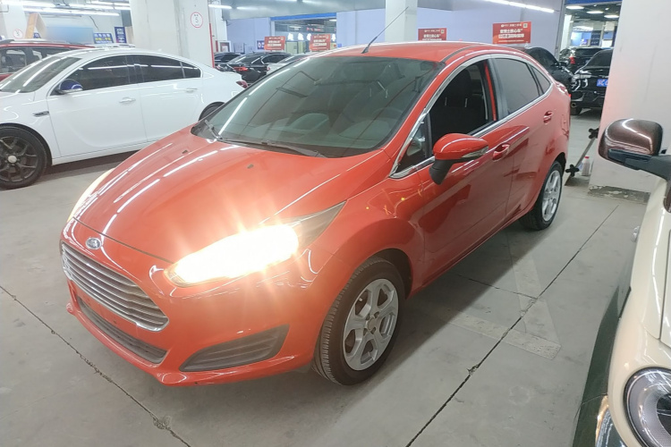 福特 嘉年华 2013款 三厢 1.5L 手动风尚型车身外观4