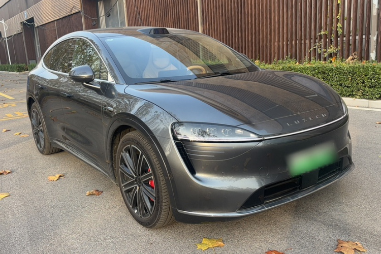 鸿蒙智行 智界R7 2025款 增程 331km Ultra车身外观6006