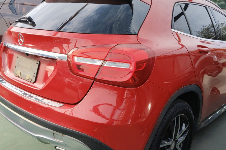 奔驰GLA 2015款 GLA 200 时尚型车身外观9