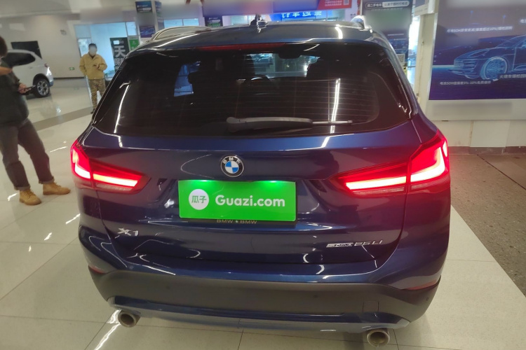 宝马X1 2021款 sDrive25Li 领先型车身外观6004