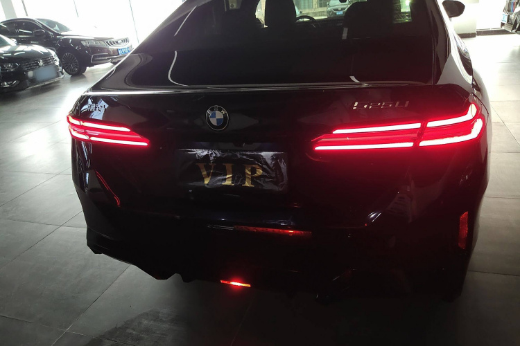 宝马5系 2025款 525Li M运动套装车身外观6004