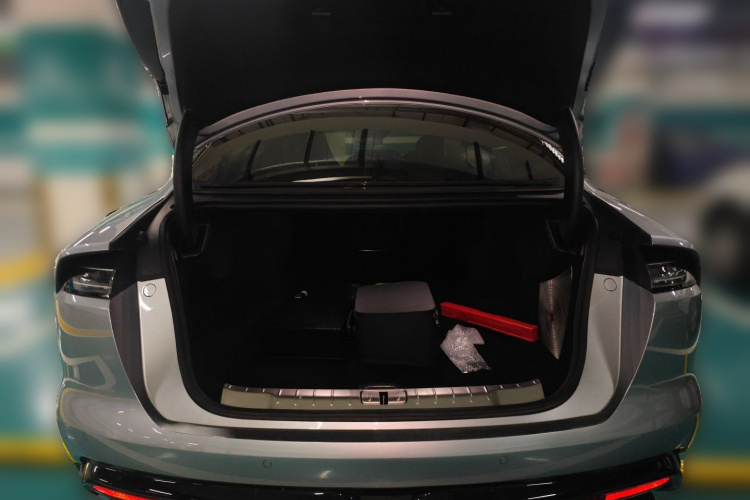 仰望U7 2025款 EV 五座豪华版中控内饰23