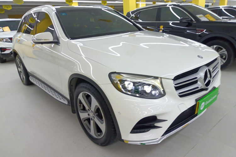 奔驰GLC 2017款 GLC 300 4MATIC 动感型车身外观3