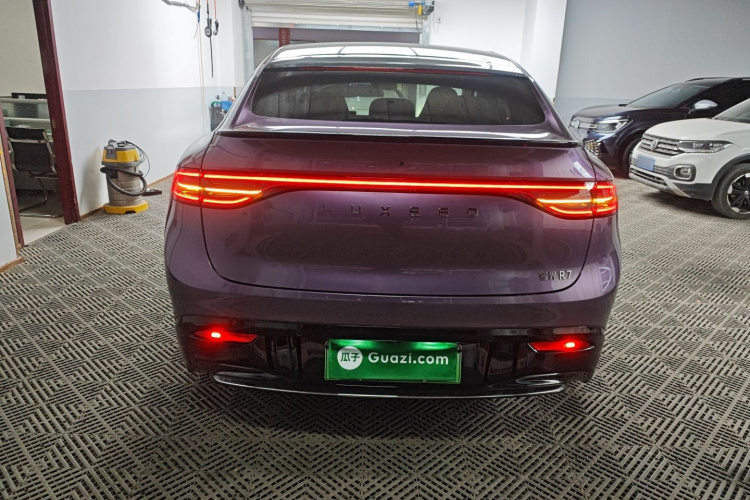 鸿蒙智行 智界R7 2025款 增程 251km Max车身外观6