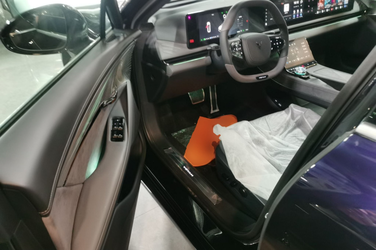 岚图汽车 岚图追光 2024款 PHEV 四驱超长续航旗舰版中控内饰20