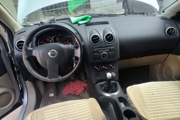 日产 逍客 2012款 1.6XE 风 5MT 2WD中控内饰7002