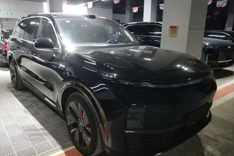 理想汽车 理想L9 2022款 Max车身外观3