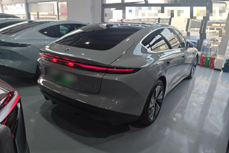 蔚来ET5 2024款 75kWh车身外观7