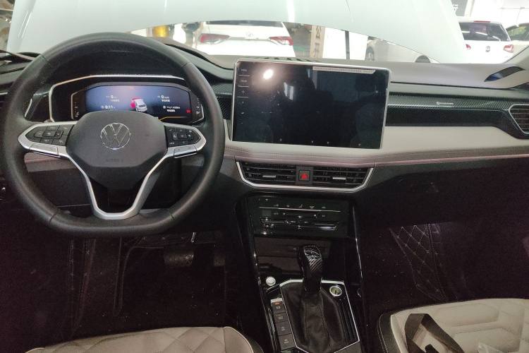 大众 探岳 2024款 300TSI 两驱豪华Plus进阶版中控内饰12