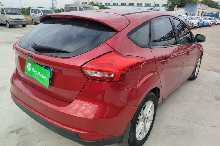 福特 福克斯 2015款 两厢 1.6L 自动风尚型车身外观7