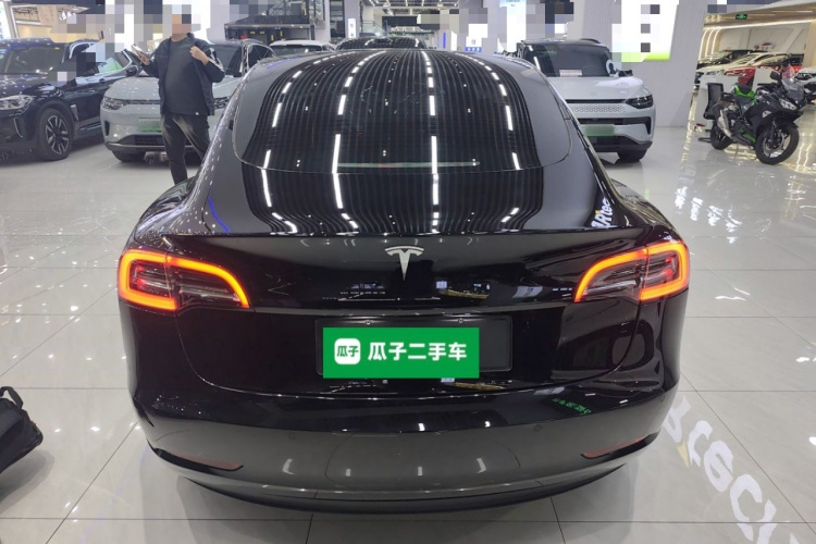 特斯拉 Model 3 2022款 后轮驱动版车身外观6