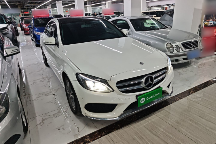 奔驰C级 2017款 C 200 L 运动版车身外观3