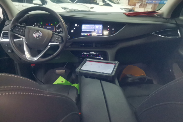 别克 昂科旗 2022款 652T 两驱尊贵型 7座中控内饰12