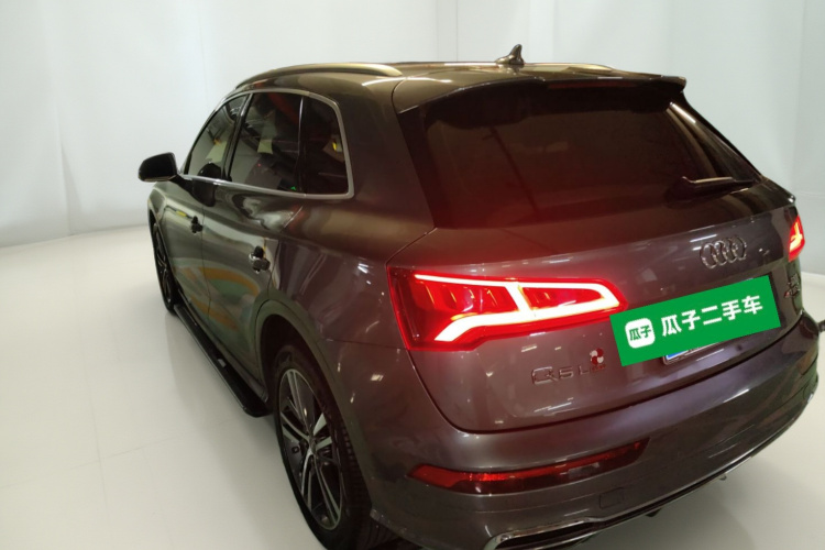 奥迪Q5L 2020款 改款 40 TFSI 荣享时尚型车身外观5
