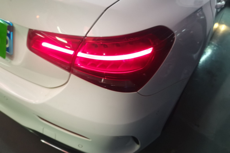 奔驰A级 2019款 改款 A 180 L 运动轿车车身外观6001