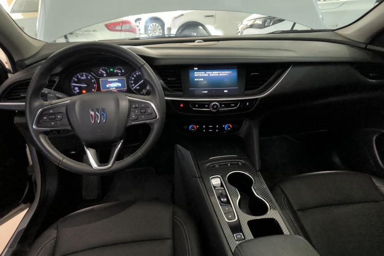 别克 君威 2024款 25T 超享版中控内饰12