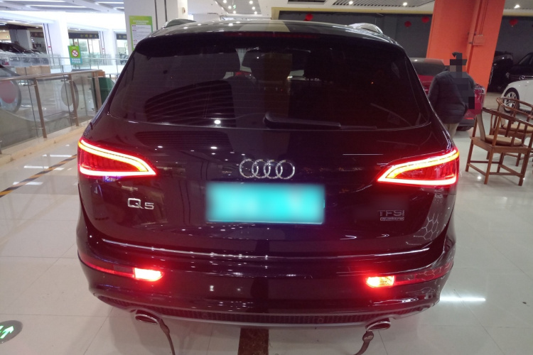 奥迪Q5 2017款 Plus 40 TFSI 进取型车身外观6