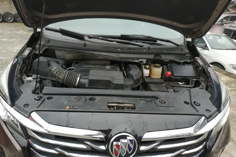 别克GL8 2023款 陆上公务舱 智享型机舱底盘24