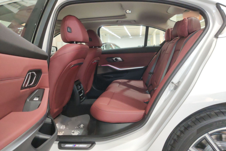 宝马3系 2025款 325Li M运动套装中控内饰21