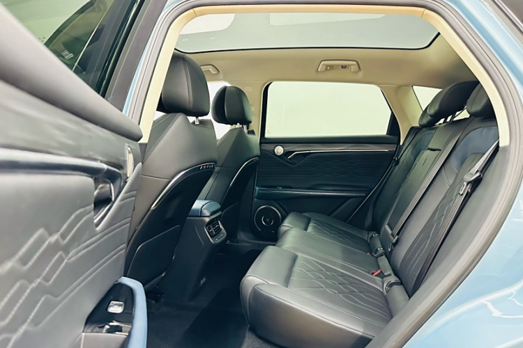 岚图汽车 岚图FREE 2021款 四驱标准增程专属豪华套装中控内饰7003