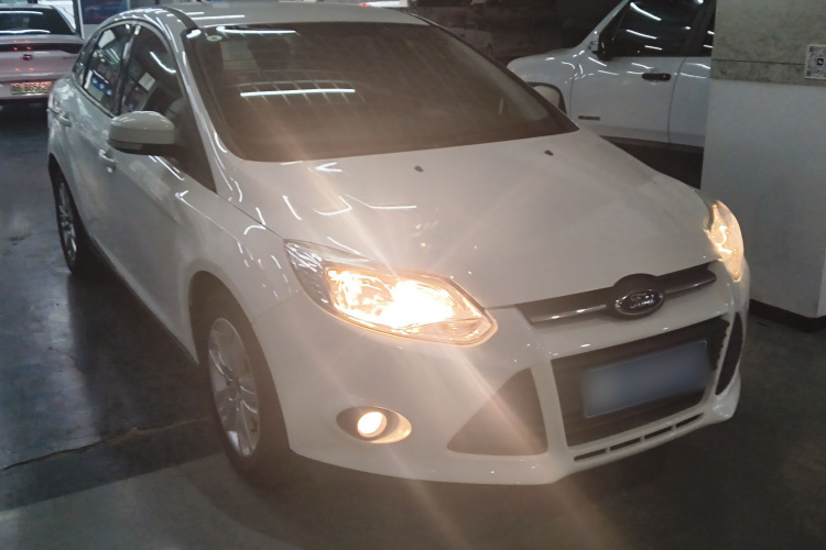 福特 福克斯 2012款 三厢 1.6L 自动舒适型车身外观6002