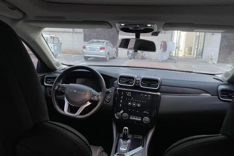 领克02 2018款 1.5T DCT两驱劲版 国V中控内饰7001