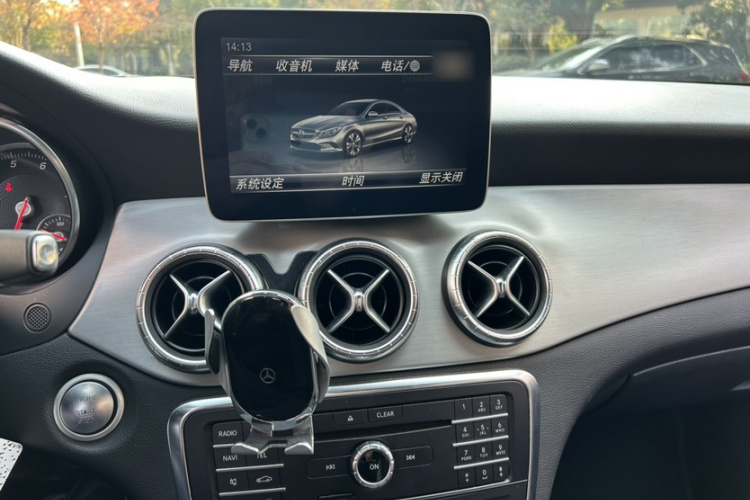 奔驰CLA 2016款 改款 CLA 220 4MATIC中控内饰7003