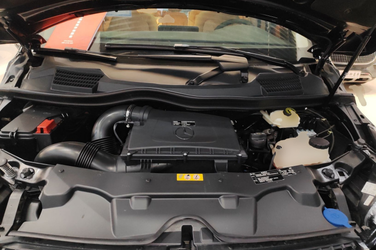 奔驰V级 2020款 V 260 L 长轴距豪华版机舱底盘24