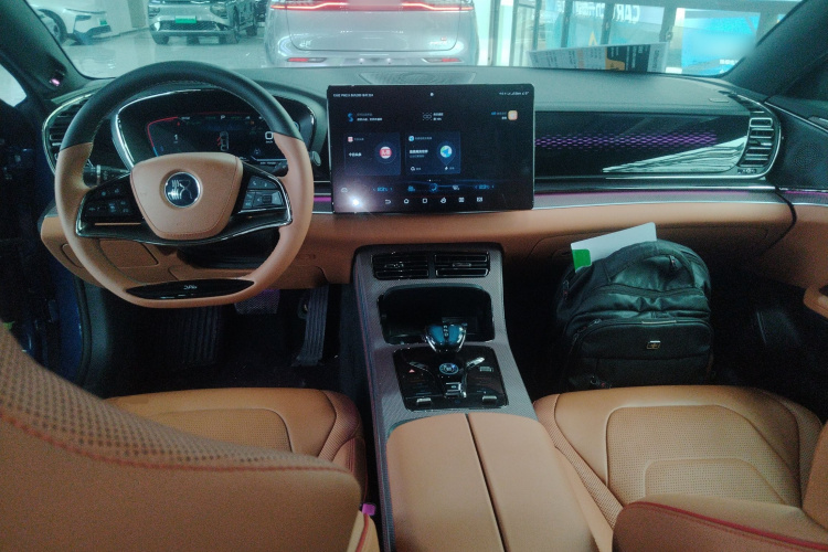 比亚迪 汉 2022款 EV 创世版 715KM前驱旗舰型中控内饰12