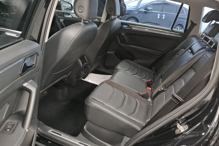 大众 途观L 2021款 330TSI 自动两驱R-Line越享版中控内饰21