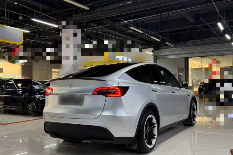 特斯拉 Model Y 2023款 后轮驱动版车身外观6006