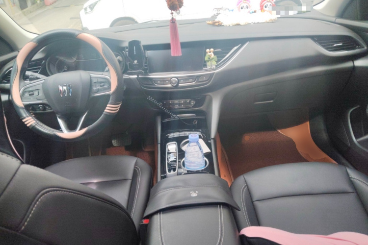 别克 君威 2024款 25T 超享版中控内饰12