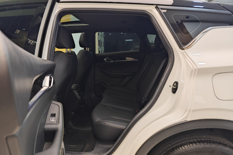 吉利汽车 2025款 缤越L 1.5TD DCT星耀车身外观6013